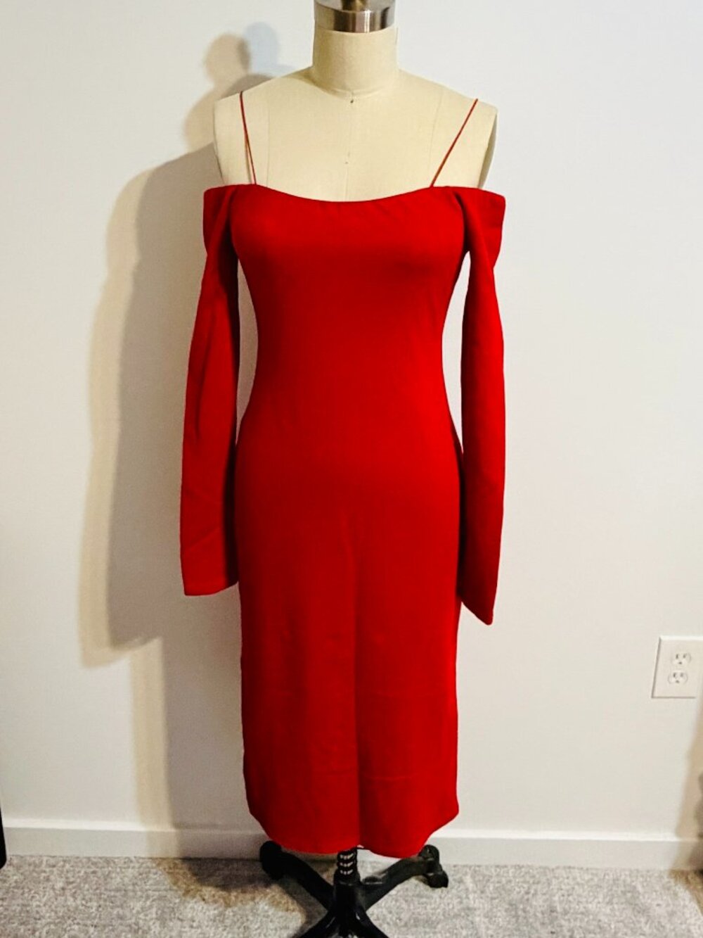 Alice +Olivia Fitted Red Long-Sleeved Off the Shoulder Midi Dress, Size 4